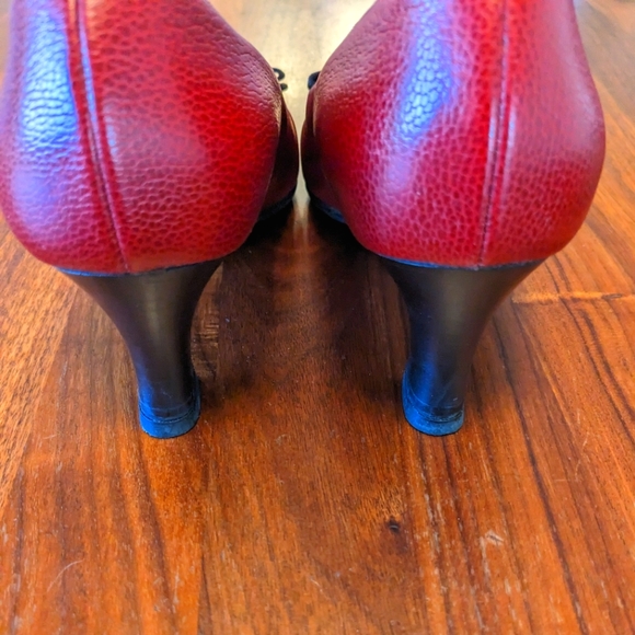 A .Testoni red leather heels size 351/2 size 5 - Picture 4 of 6